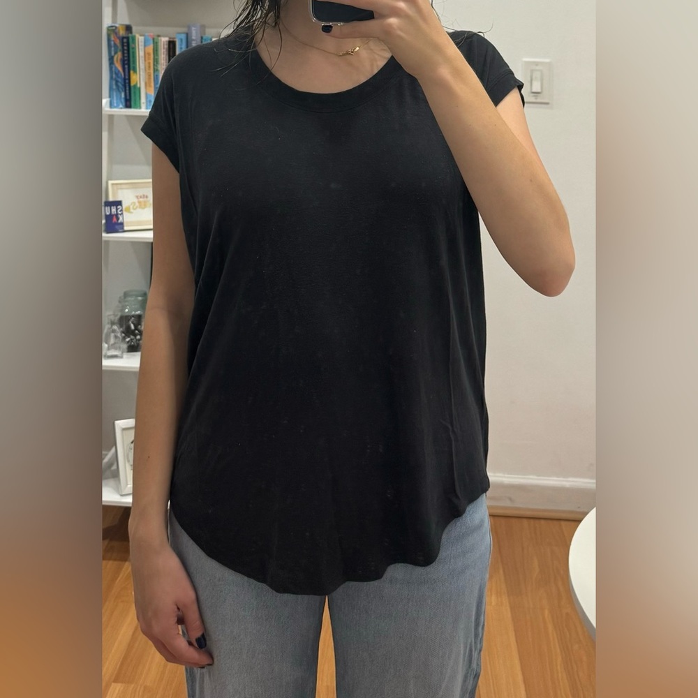 Athleta - T-shirt, size M, black